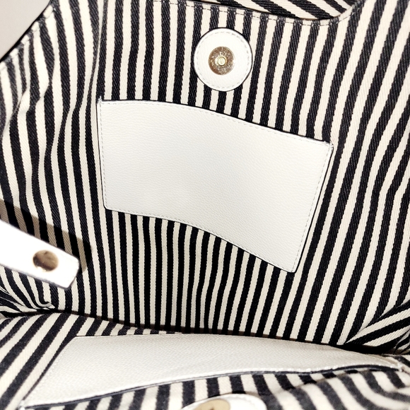 Large White Shoulder Bag - Picture 12 of 14